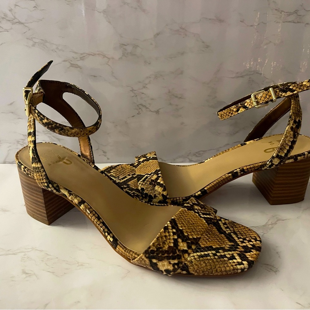 Mini sandal heel (snakeskin print design)
